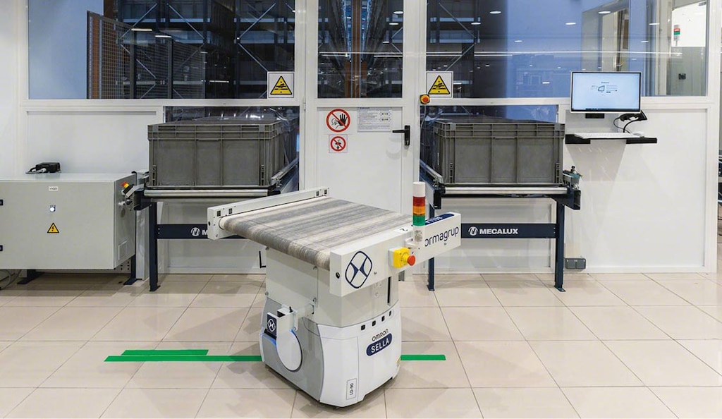 Os robôs AGV podem automatizar a coleta de estoque das estantes ou fazer a distribuição de produto para o kitting