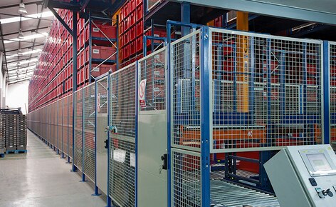 Armazém miniload de grande capacidade para um atacadista líder em produtos de limpeza e perfumaria Armazém miniload de grande capacidade para um atacadista líder em produtos de limpeza e perfumaria