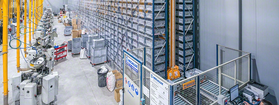 O fabricante de botões Luca Cuccolini instala um armazém automático para caixas O fabricante de botões Luca Cuccolini instala um armazém automático para caixas