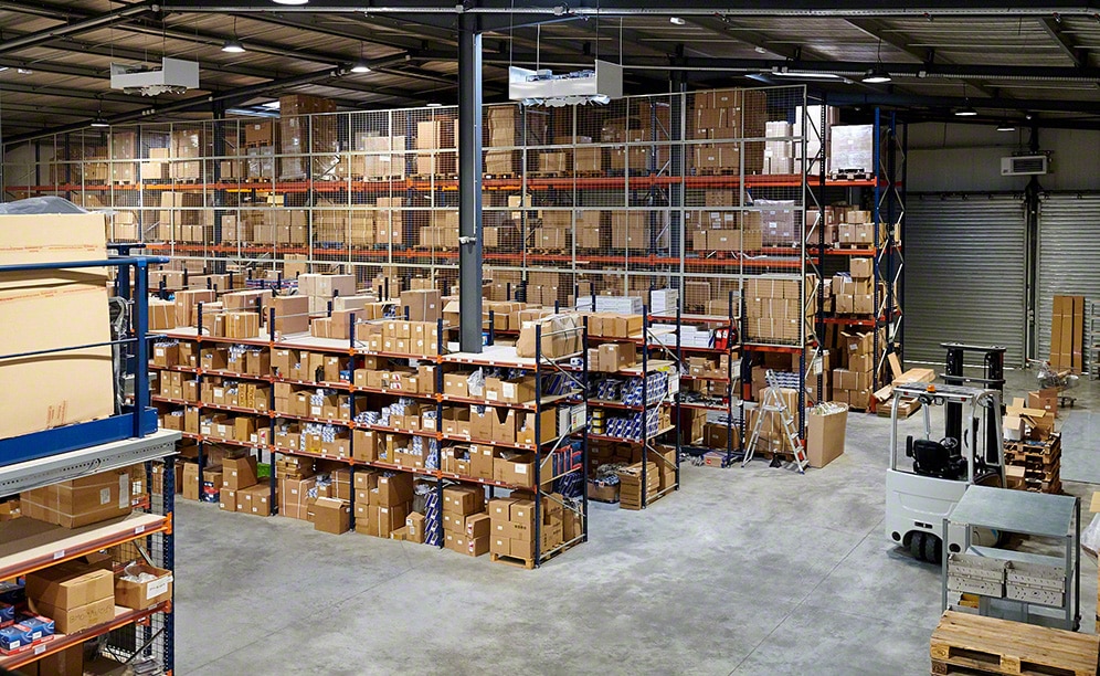 O armazém da BF Autoparts onde as autopeças são depositadas O armazém da BF Autoparts onde as autopeças são depositadas