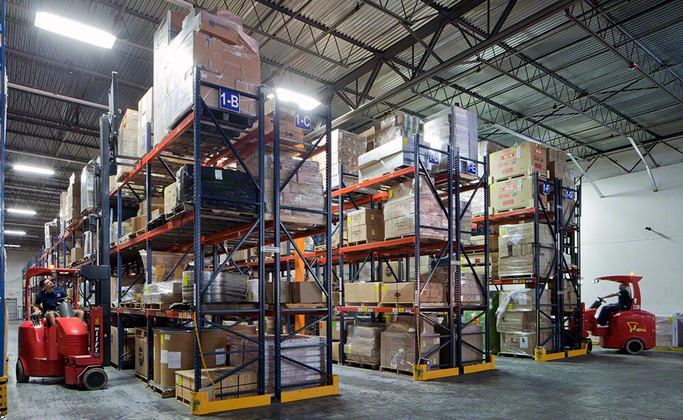O armazém do operador logístico Interworld Freight nos Estados Unidos O armazém do operador logístico Interworld Freight nos Estados Unidos