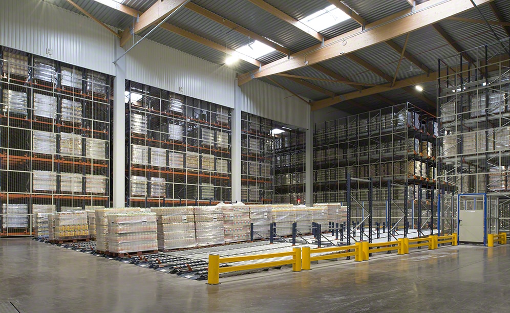 O armazém do operador logístico Grupo Alainé na França