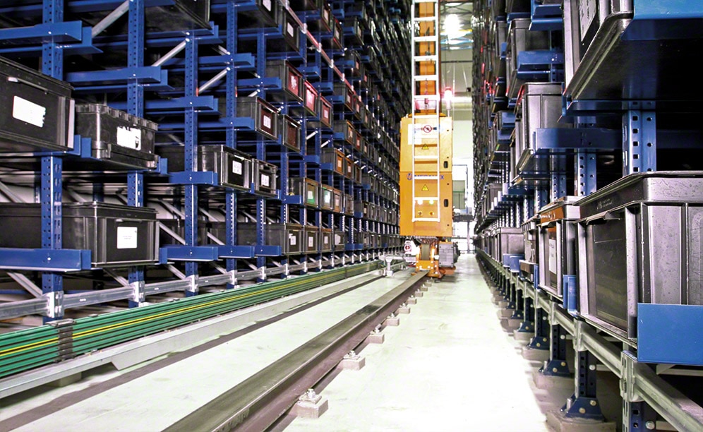 A Mecalux instalou um armazém automático miniload com capacidade de armazenamento para 3.460 caixas