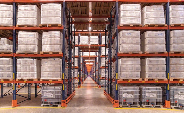 Estantes convencionais para produtos agroquímicos de Bravo