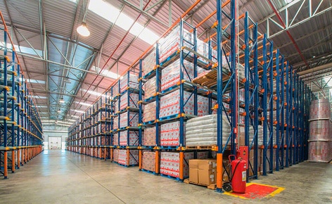 Três sistemas de armazenagem classificam a mercadoria do produtor lácteo Bela Vista em função da sua rotatividade no seu centro de distribuição de Minas Gerais Três sistemas de armazenagem classificam a mercadoria do produtor lácteo Bela Vista em função da sua rotatividade no seu centro de distribuição de Minas Gerais