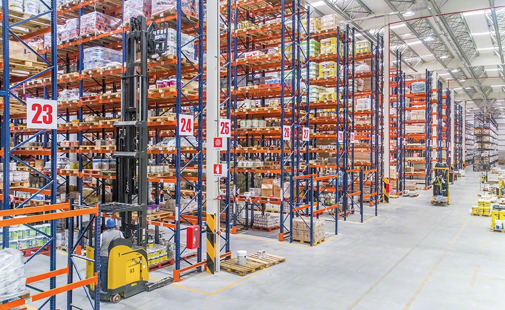 Mecalux equipou o armazém com estantes de paletização convencional que oferecem uma capacidade de armazenamento total para mais de 11.600 paletes