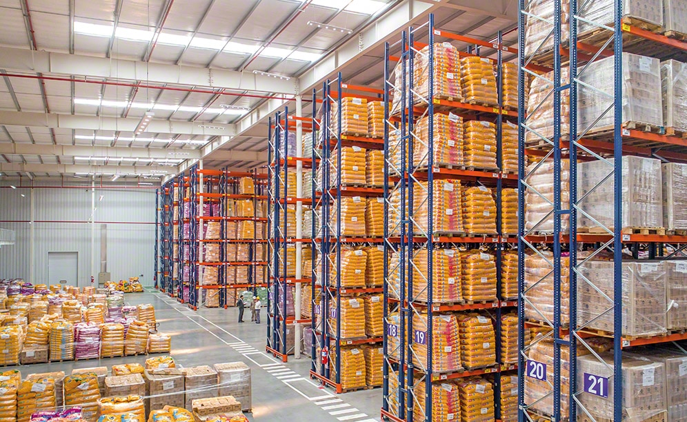 Dois armazéns de grande capacidade para o operador logístico Qbox Dois armazéns de grande capacidade para o operador logístico Qbox