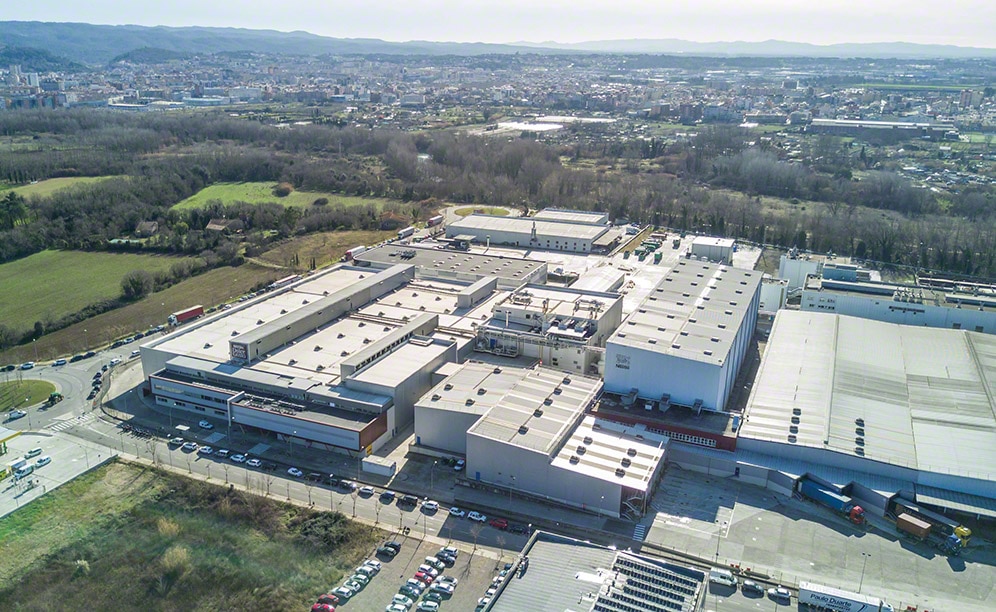 Nestlé agiliza sua fábrica de Dolce Gusto com sistemas automáticos de transporte