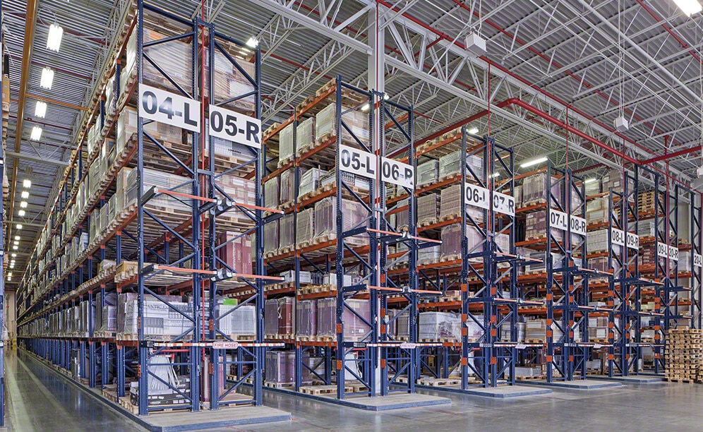 O sucesso da Interlake Mecalux e da Porcelanosa Grupo nos Estados Unidos O sucesso da Interlake Mecalux e da Porcelanosa Grupo nos Estados Unidos