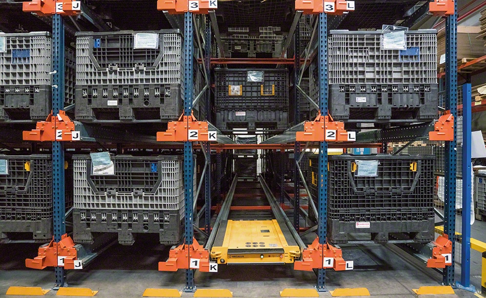 Sistema Pallet Shuttle semiautomático no armazém da SaarGummi Ibérica em Madrid