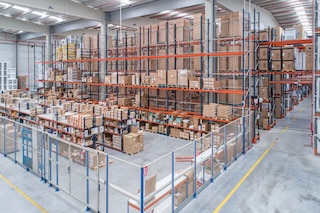 Quais são os critérios de endereçamento logístico mais utilizados no armazém?