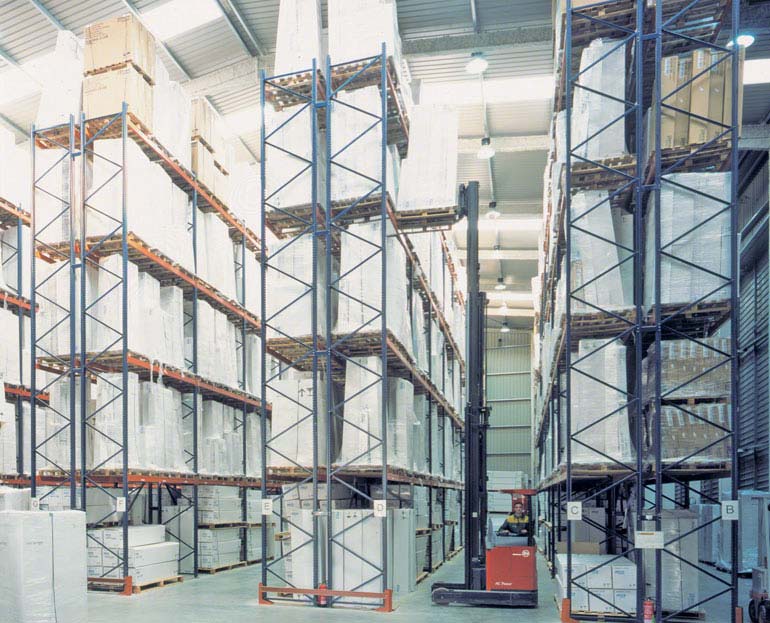  Armazém para operador logístico.