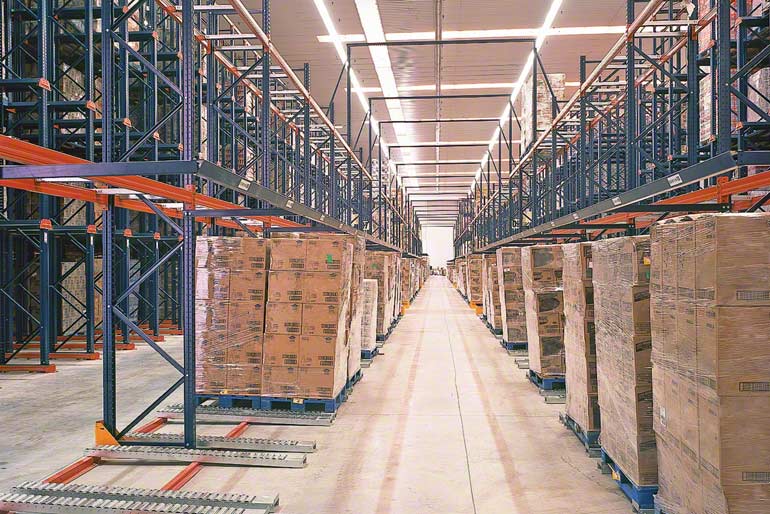 Armazém instalado para empresa do setor da distribuição