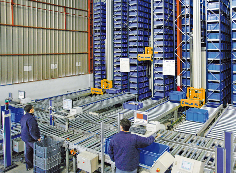 Armazém de itens pequenos dedicado às ferragens, fornecimento industrial, bricolagem e construção
