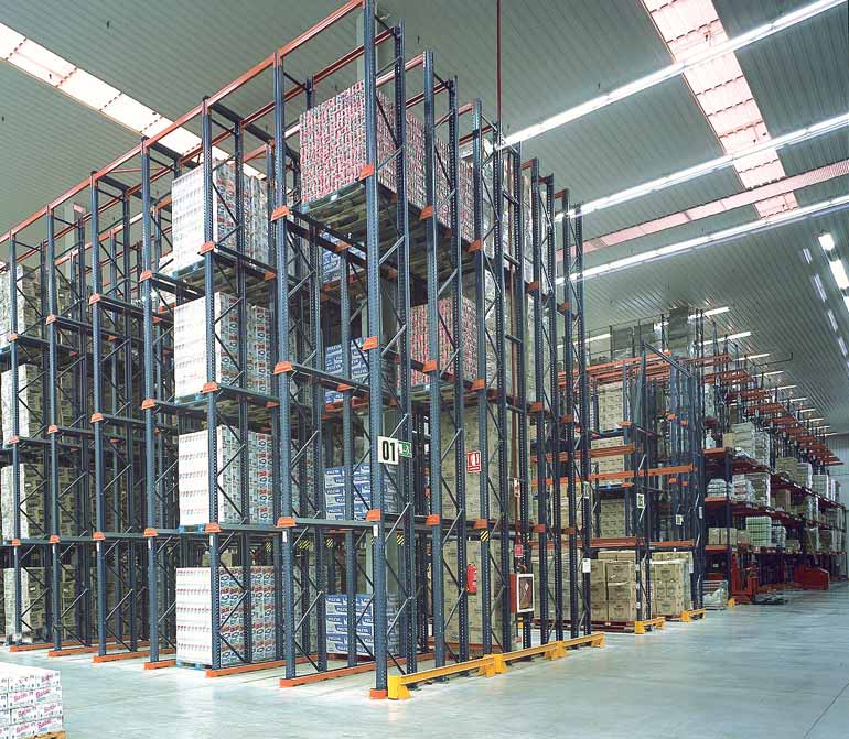 Armazém para a empresa de distribuição
