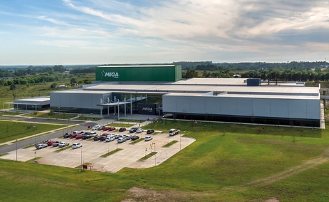 A farmacêutica Mega Pharma se posiciona na vanguarda tecnológica com um armazém autoportante completamente automático