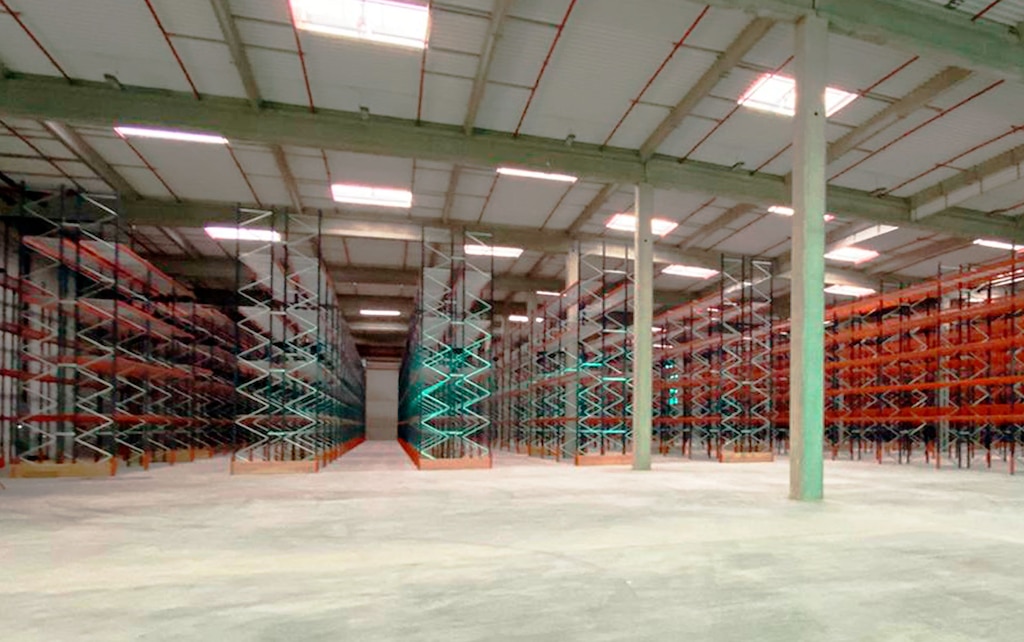 O armazém da Téréva na França tem capacidade para receber mais de 23.500 paletes