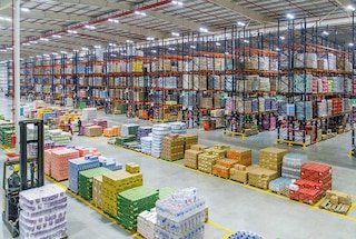 Unitization takes place in a warehouse's goods receipt and dispatch processes Unitization takes place in a warehouse's goods receipt and dispatch processes