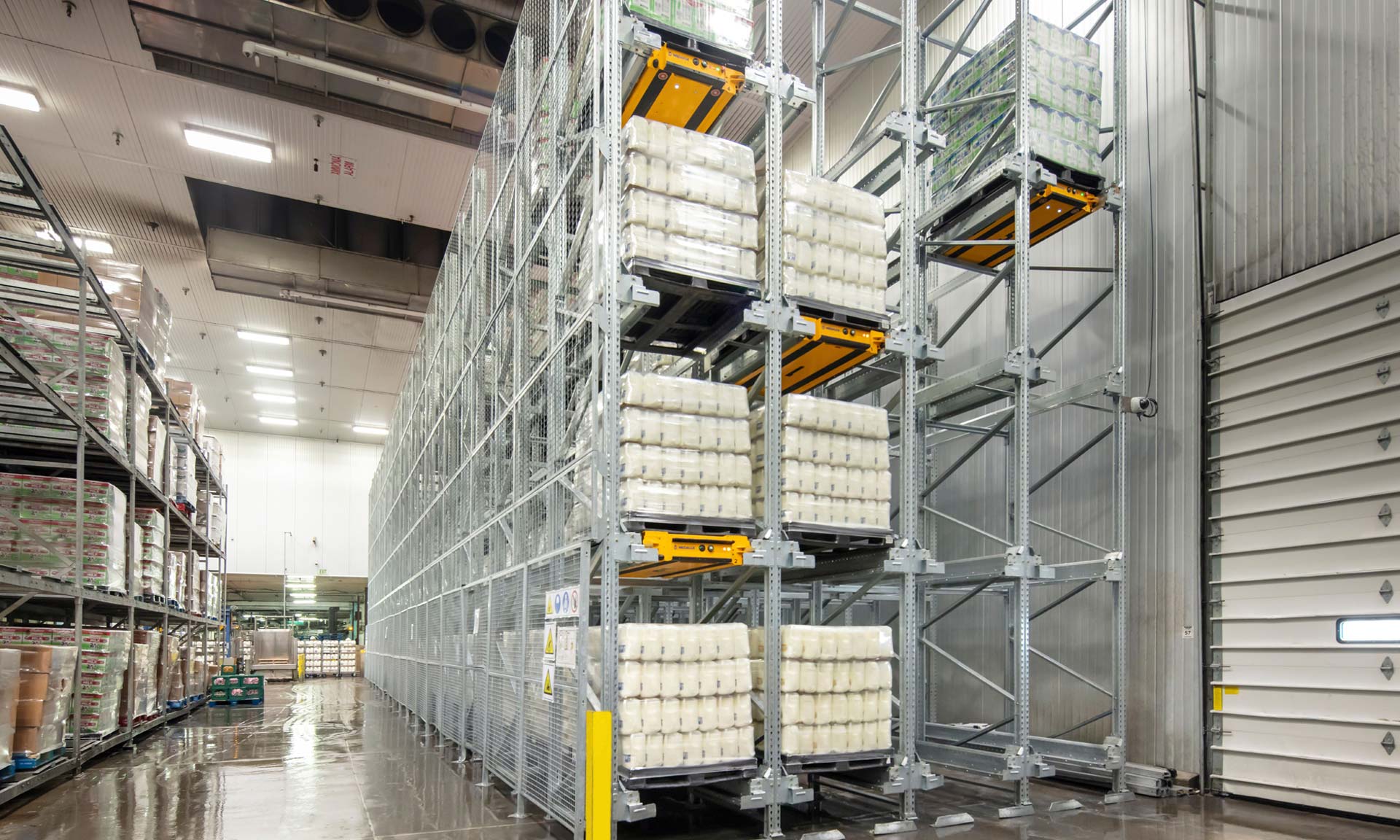 O Pallet Shuttle duplica a capacidade O Pallet Shuttle duplica a capacidade