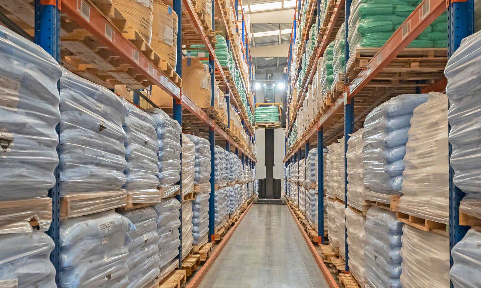 Global-TALKE: armazém setorizado com mais de 1.000 referências de produtos químicos Global-TALKE: armazém setorizado com mais de 1.000 referências de produtos químicos