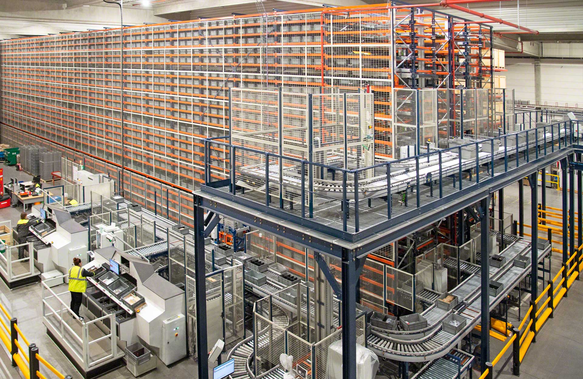 A estação de picking de alto desempenho facilita a preparação de pedidos em massa