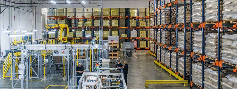 A Nestlé implementa um armazém na Argentina para a linha de leite em pó A Nestlé implementa um armazém na Argentina para a linha de leite em pó