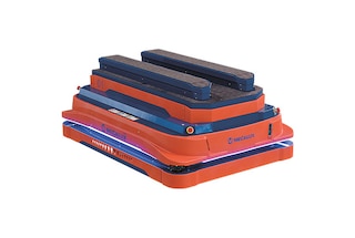 O AMR 1500 com plataforma de elevação pode transferir cargas para plataformas fixas ou transportadores