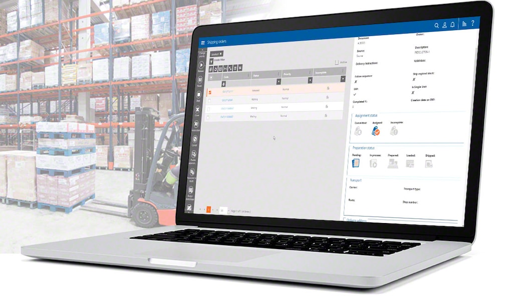 O software de gerenciamento de armazém automatiza tarefas próprias de um armazém de consolidação como o recebimento ou o armazenamento de estoque