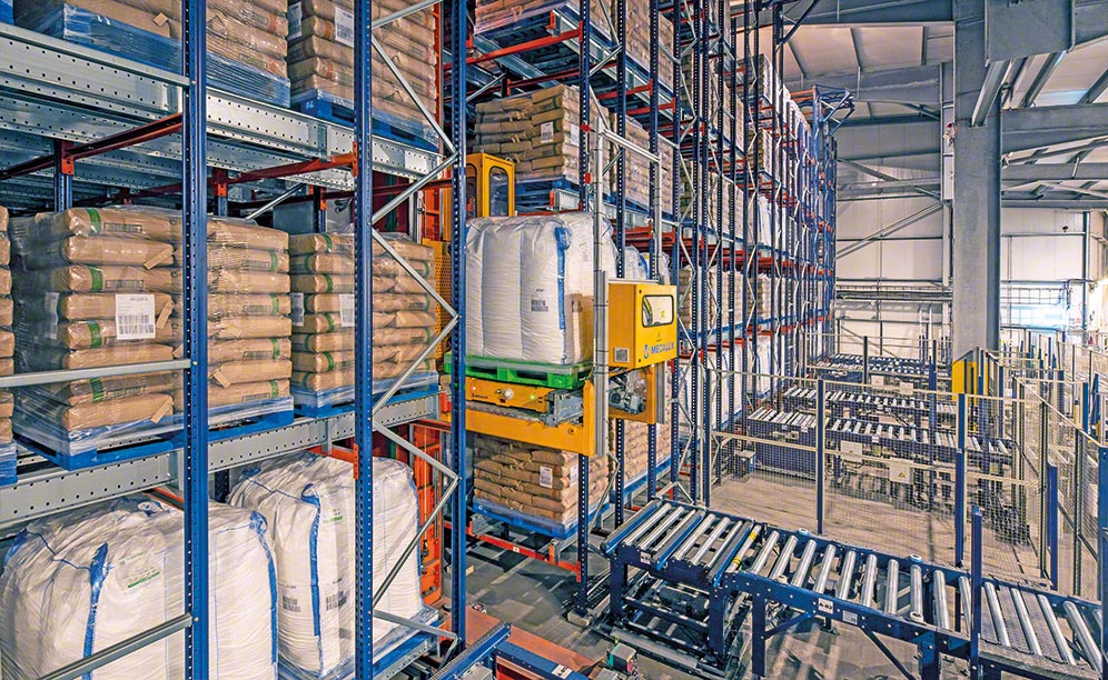 British Sugar robotizou o armazenamento de mercadorias com transelevadores automáticos para paletes