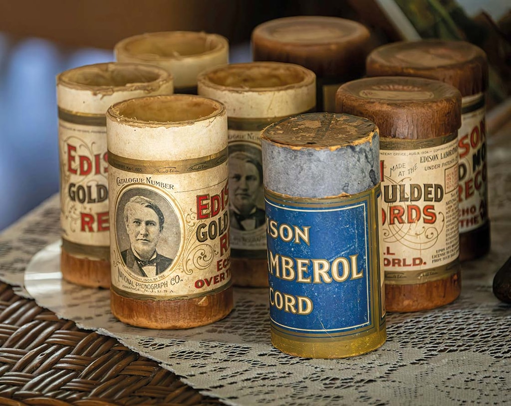 Em 1935 Ray Stanton Avery inventou os agora onipresentes adesivos ou etiquetas autoadesivas (Foto: Joseph Corl, Unsplash)