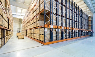 O armazenamento de alta densidade multiplica a capacidade de armazenamento ou libera espaço no armazém