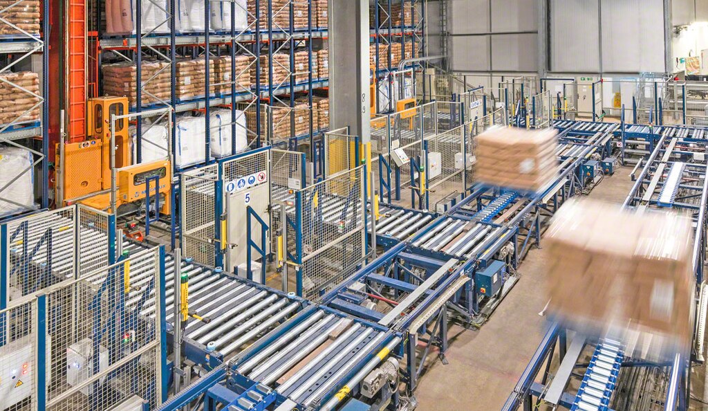 A automação proporciona maior eficiência ao armazenamento de materiais