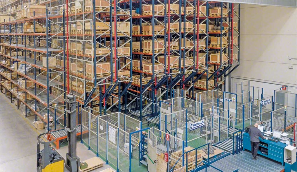 A automação industrial torna possível receber e expedir mercadorias sem gerenciamentos manuais