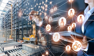 Uma cadeia de suprimentos integrada é aquela em que clientes, fornecedores, fabricantes e distribuidores coordenam-se entre si Uma cadeia de suprimentos integrada é aquela em que clientes, fornecedores, fabricantes e distribuidores coordenam-se entre si