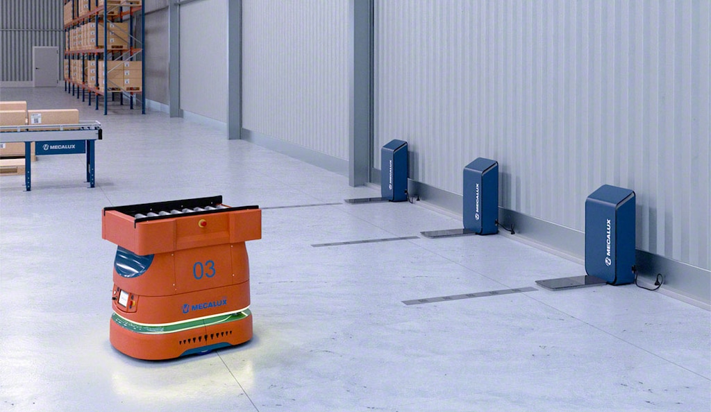 A carga indutiva não exige fios nem pontos de conexão, facilitando o uso diário
