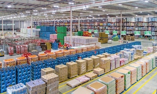 Exemplos de estratégias de distribuição (exclusiva, intensiva e outros tipos)