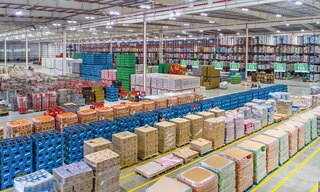 Exemplos de estratégias de distribuição (exclusiva, intensiva e outros tipos)