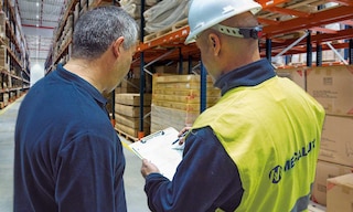 O gerenciamento de armazéns consiste em organizar todos os processos dentro de uma instalação logística