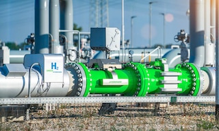 O hidrogênio verde é gerado através de um processo químico conhecido como eletrólise