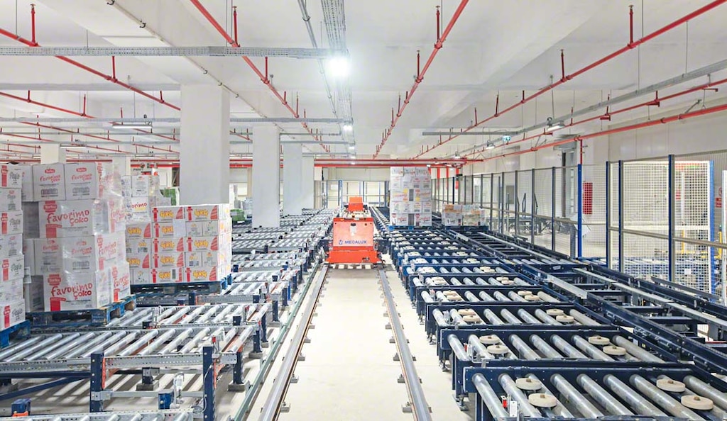 A Konya dinamizou o picking de alimentos com sistemas robotizados