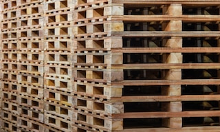 O uso de paletes reciclados está muito generalizado na indústria e na logística