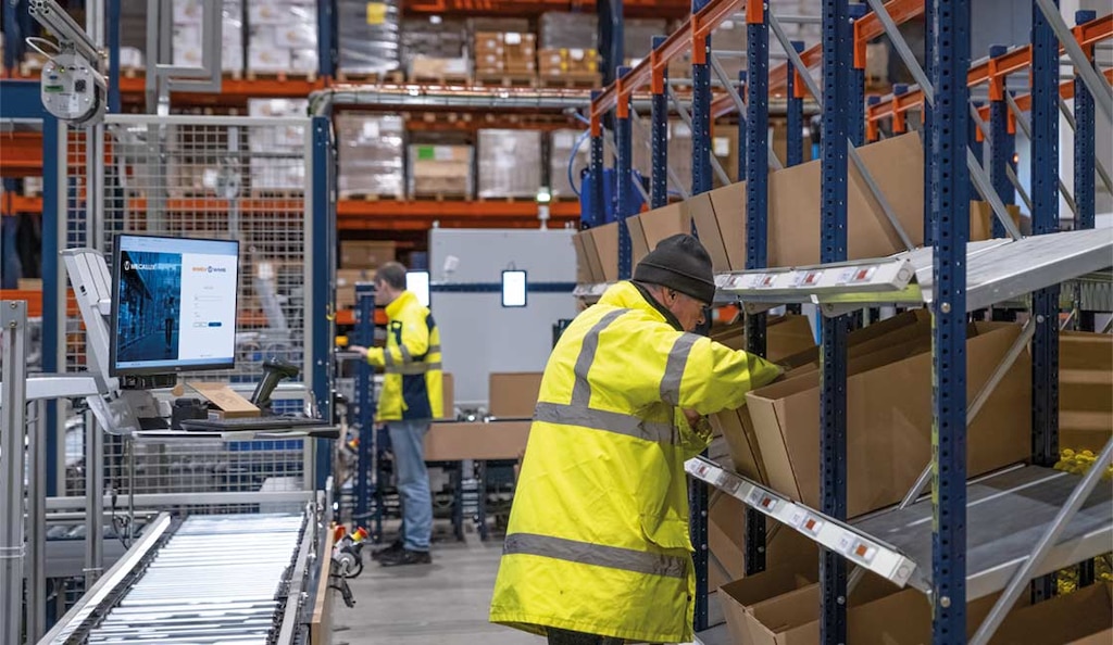 O pick packer é o operador responsável por realizar o processo de pick to pack no armazém