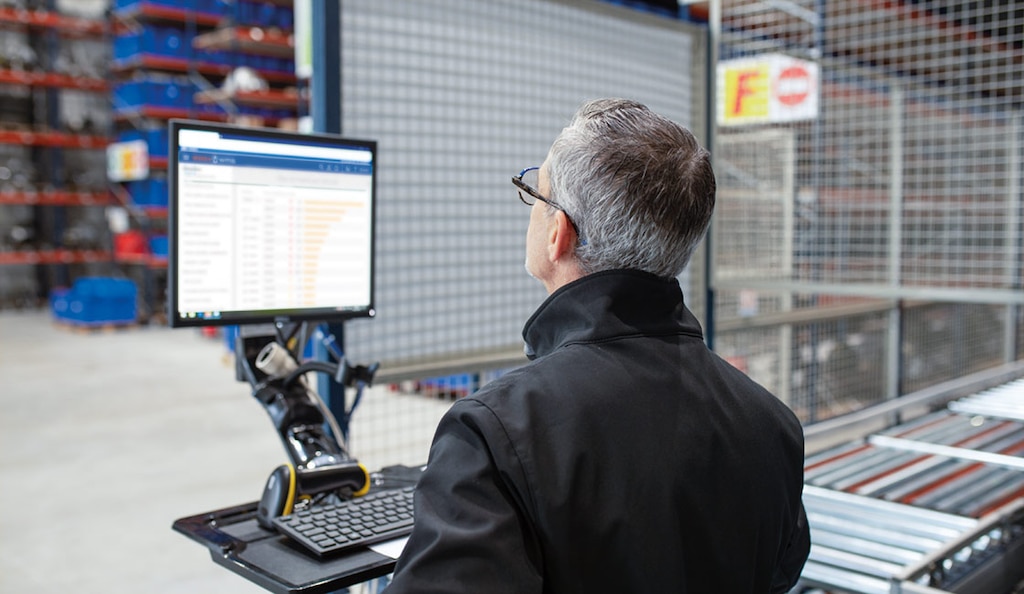 Os Sistemas de Gerenciamento de Armazém incluem funções básicas para o recebimento, localização e envio de mercadorias
