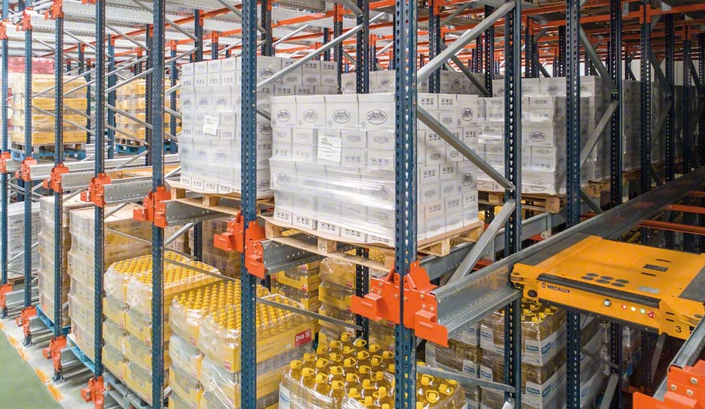 A automação ajuda a armazenar produtos do setor de grande consumo e garante sua disponibilidade