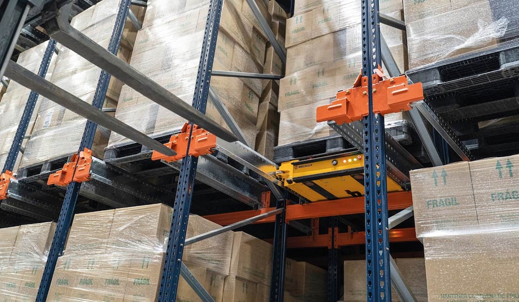 Utilizar sistemas de armazenagem compactos ajuda a proteger a cadeia de frio no armazém