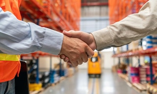 O SLA em logística é um contrato assinado entre um fornecedor de serviços e um cliente