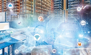 A tecnologia de automação consiste em implementar soluções automáticas em um armazém A tecnologia de automação consiste em implementar soluções automáticas em um armazém