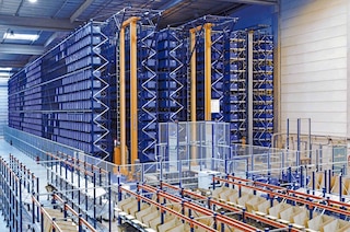 Os diferentes tipos de armazéns automáticos resolvem qualquer necessidade logística.