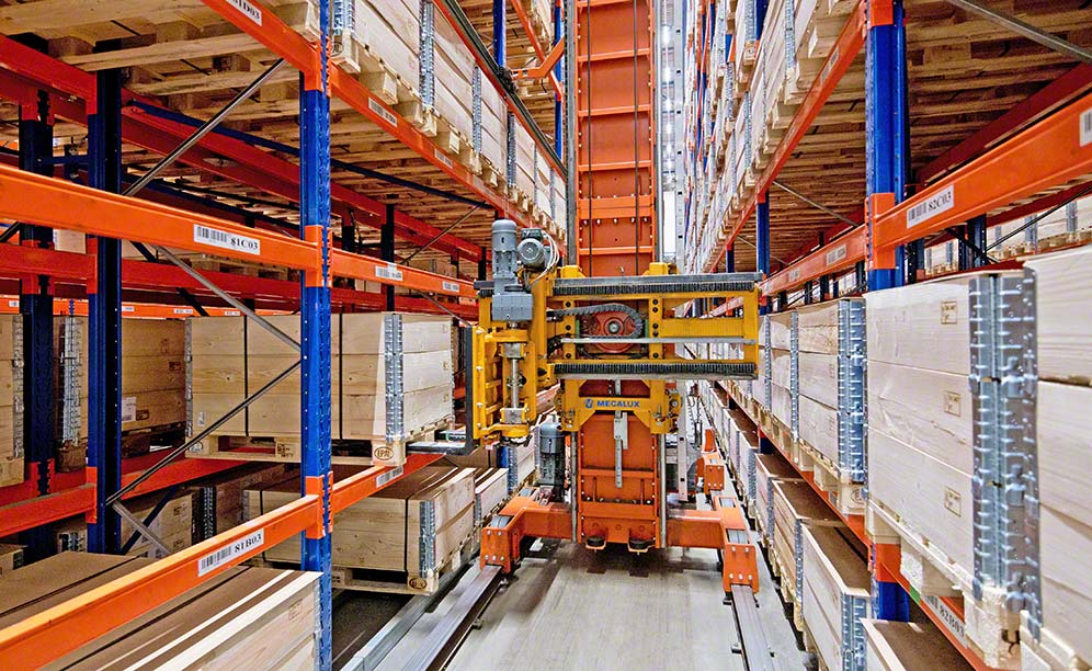 Transelevadores trilaterais gerenciam mercadorias de IKEA Components Transelevadores trilaterais gerenciam mercadorias de IKEA Components