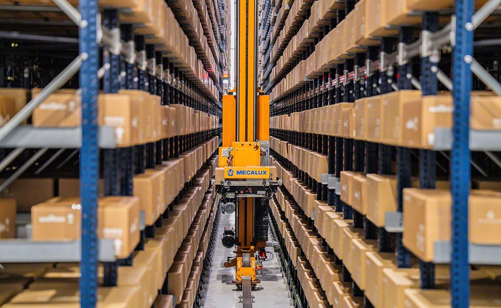 Armazém automático para caixas nas instalações de Wallbox